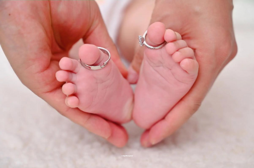 泉州宝宝发烧手心比额头烫